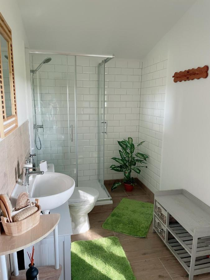 Landhaus Mit Pool, Bungalow In Der Natur Hohenbollentin Esterno foto